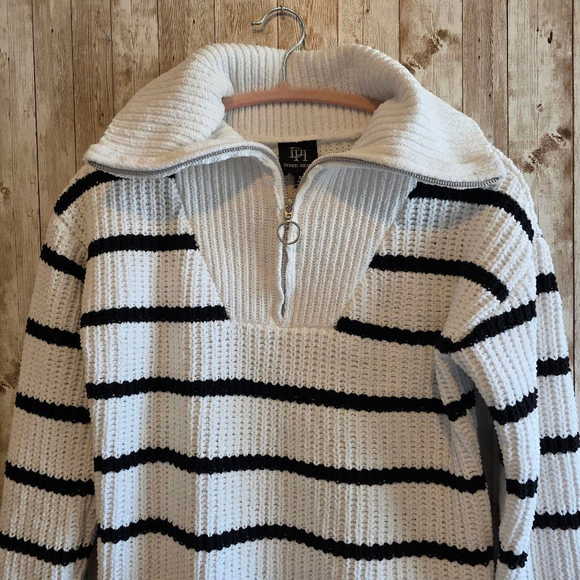 Women's Derek Heart Long Striped Pullover Sweater Size S White/Black - Picture 2 of 7